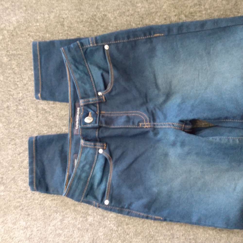 Jeans - Picture 3 of 3